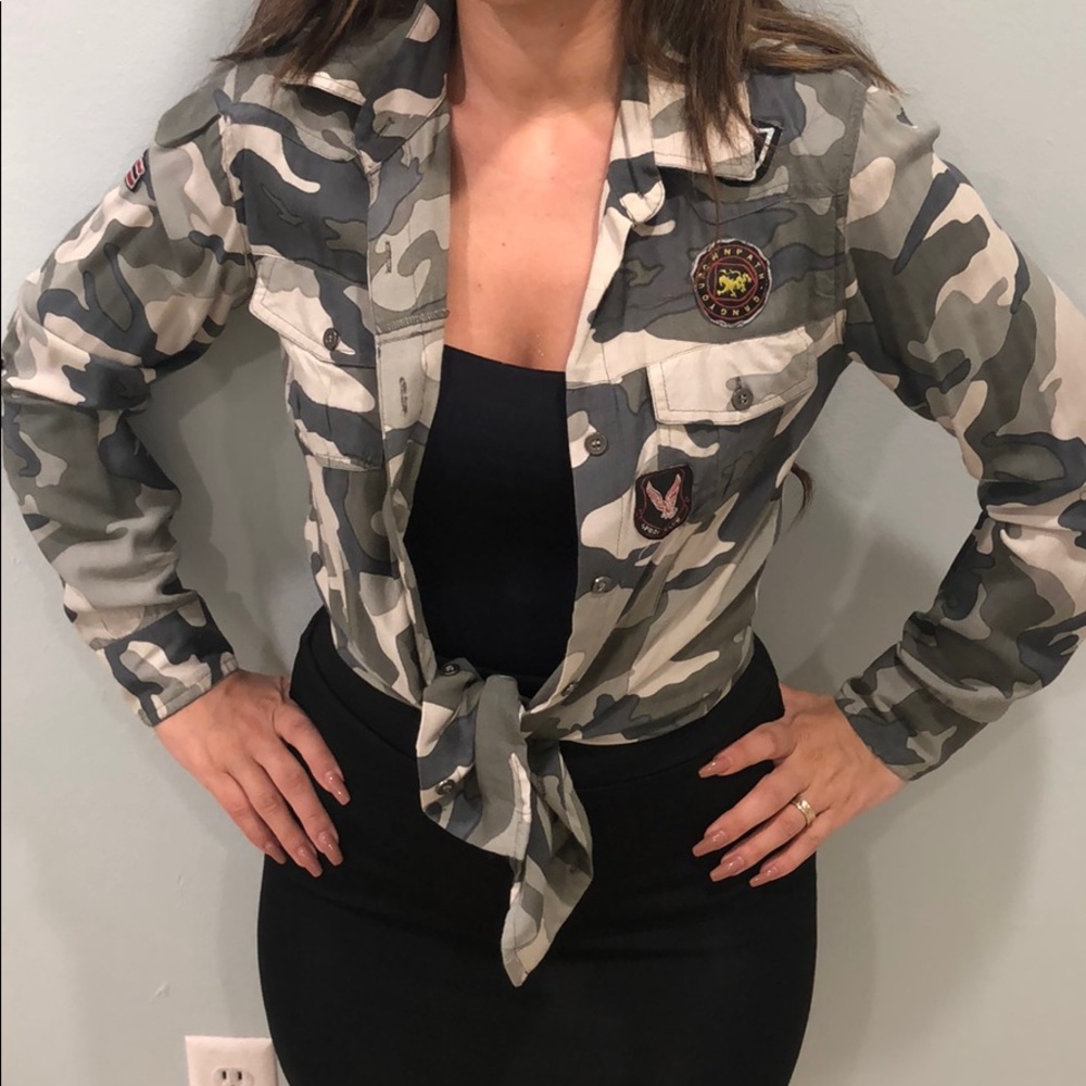Button down army size small - Picture 2 of 4